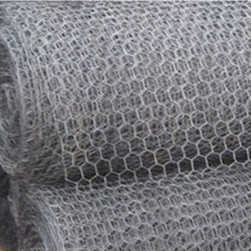 Iron Wire Hexagonal Wire Mesh Netting High Strength Flame Resistance For Chicken Fence